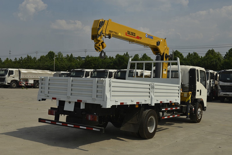 6.3tons Crane for Truck SINOTRUK 4x2 10tons Loading Capacity Cargo Truck